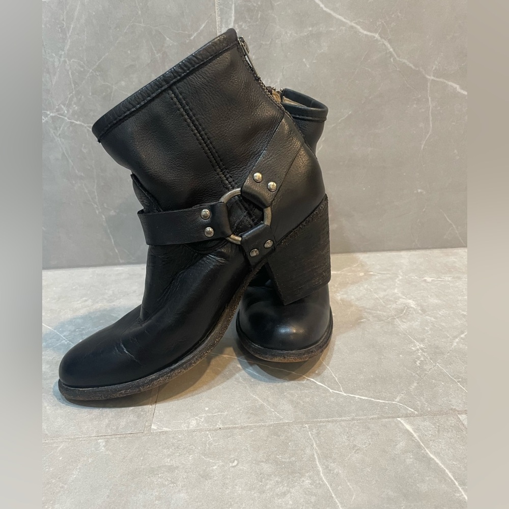 Frye Tabitha Black Leather Heeled Boots